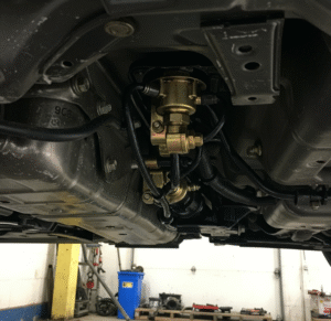 차에서 기름 냄새 나는 이유와 점검 방법